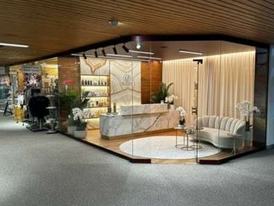 Investimento al 6%, In Galleria ampio negozio ristrutturato 1