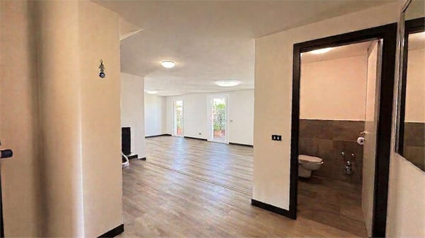 Villa unifamiliare con esposizione solare a sud tra Como e la Svizzera 13