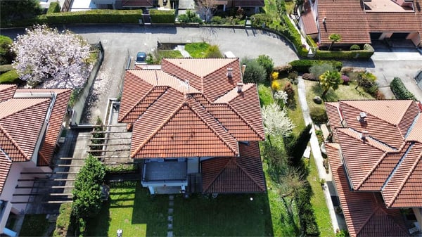 Villa unifamiliare con esposizione solare a sud tra Como e la Svizzera 4