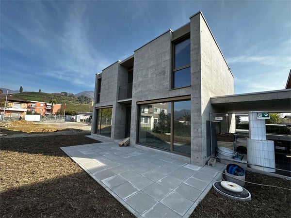 NUOVA ED AMPIA VILLA CON GIARDINO 6