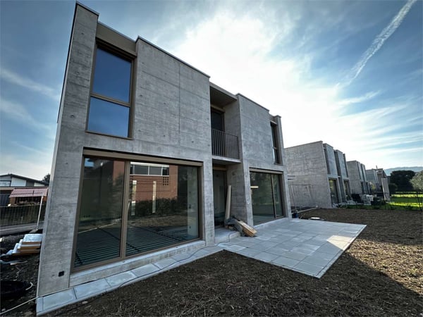 NUOVA ED AMPIA VILLA CON GIARDINO 7