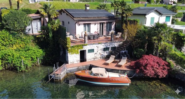 Il Tuo Gioiello Pieds-dans-l'eau a Bissone, Rarità con Darsena Privata 2