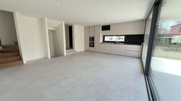 NUOVE VILLE CON GIARDINO IN ZONA RISERVATA 6