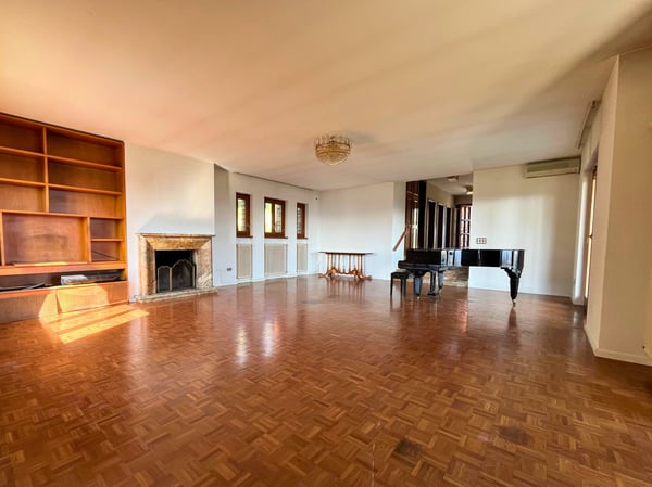 Splendida proprietà bifamiliare con piscina e vista aperta – Besazio 13
