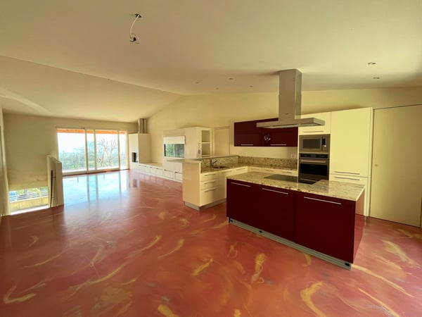 Splendida proprietà bifamiliare con piscina e vista aperta – Besazio 11