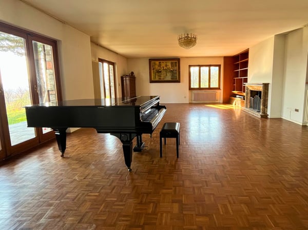 Splendida proprietà bifamiliare con piscina e vista aperta – Besazio 12