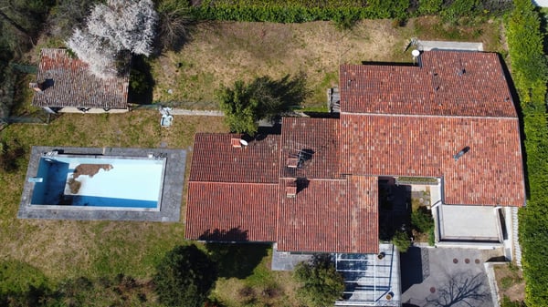 Splendida proprietà bifamiliare con piscina e vista aperta – Besazio 5