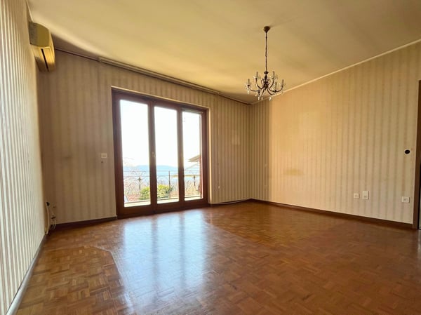 Splendida proprietà bifamiliare con piscina e vista aperta – Besazio 16