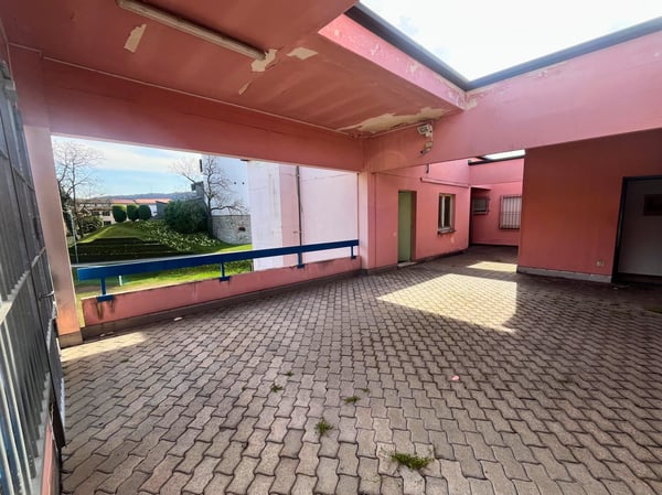 Immobile commerciale con funzione ristorativa e residenziale – Genestrerio 17