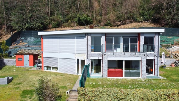 Terreno edificabile con casa unifamiliare e importanti indici di costruzione 1