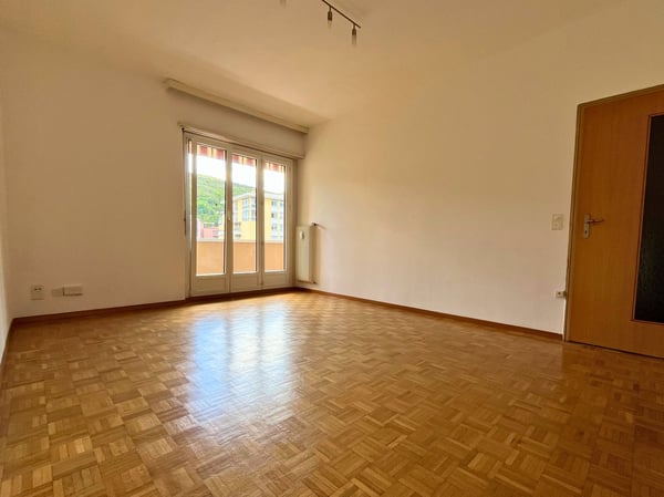 Affittasi luminoso 1.5 in centro Chiasso, in posizione strategica e ben servita 3