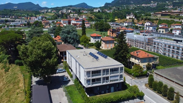 Moderno attico 2.5 con vista panoramica a Balerna 4