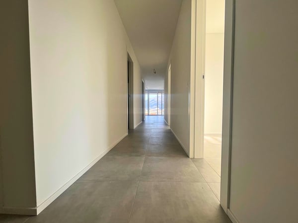 Moderno attico 2.5 con vista panoramica a Balerna 10