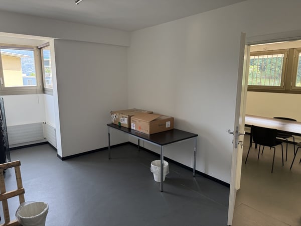 Ufficio monolocale in affitto a Pazzallo 8
