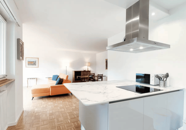Bilocale arredato con balcone panoramico – Agra, Collina d’Oro 3