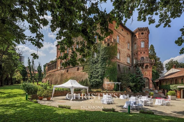 Boutique-Hotel zum Kauf in Oviglio, Provinz Alessandria 1