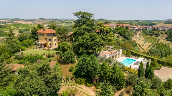 VILLA DUSIO - CHARMANTER WOHNSITZ IN DEN HÜGELN DER LANGHE 2
