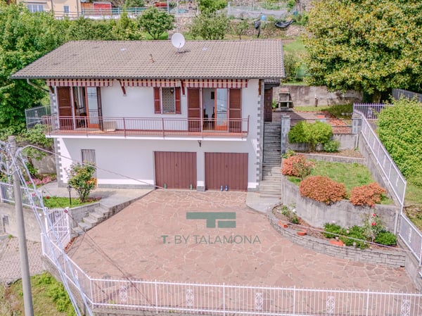 Freistehendes Haus mit Privatgarten und traumhaftem Blick auf den Lago Maggiore in Campagnano 2