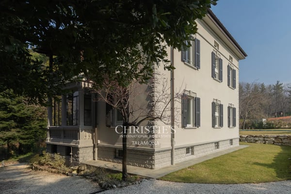 Historische Villa aus dem frühen 20. Jahrhundert in Gemonio, Lago Maggiore 8