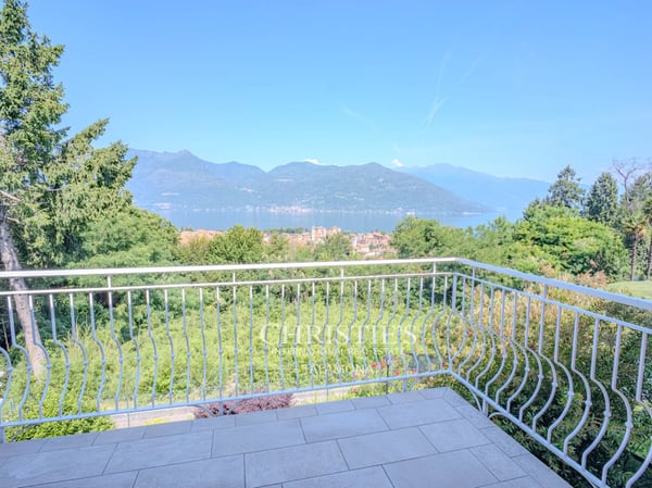Exklusive Eigentumswohnung mit Privataufzug und Seeblick 3