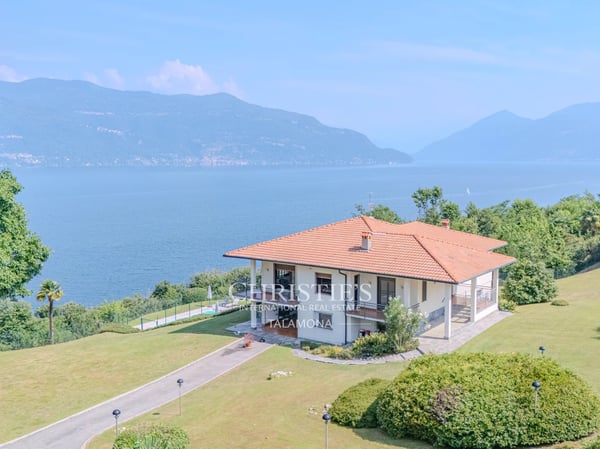 Exklusive Villa mit Pool und einzigartigem Panoramablick auf den Lago Maggiore 2