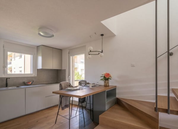 ASCONA - Exklusive Maisonette mit Cheminée, sonnigen Terrassen & nur 6 Wohneinheiten | Duplex esclusivo con camino, terrazze soleggiate e solo 6 unità abitative