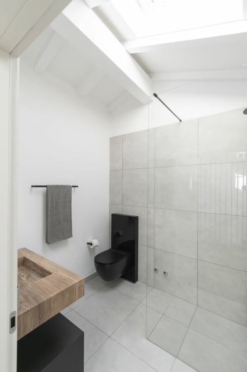 Elegante, lichtdurchflutete Maisonette mit Kamin in Ascona | Elegante duplex luminoso con camino ad Ascona 7