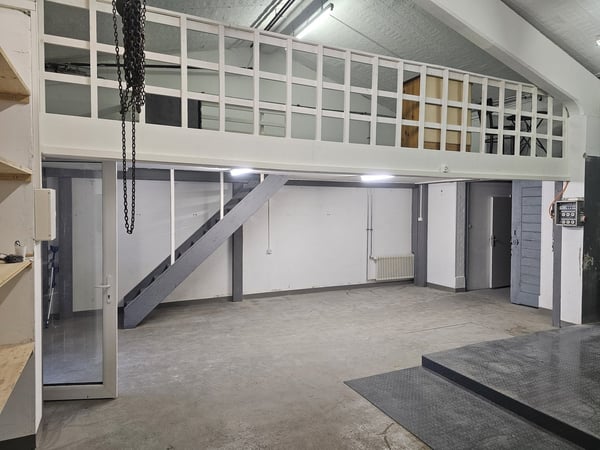 Lager und Büro sehr geeignet für Handwerker 2