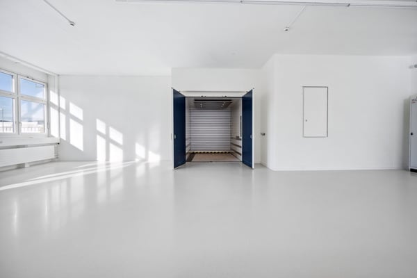 365 m2 Gewerbeflächen mit Warenlift und Nutzlast von 1'300 kg/m² 13