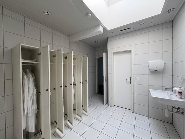 Frisch ans Werk in Reinach – ausgebaute 1020 m² Laborfläche im Sternenhof 16