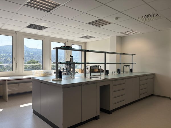 Frisch ans Werk in Reinach – ausgebaute 1020 m² Laborfläche im Sternenhof 7