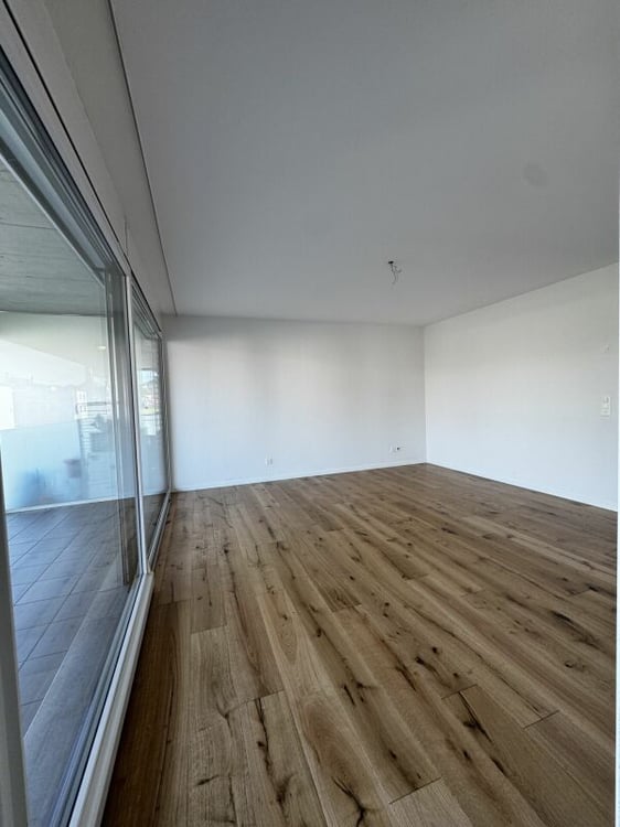 Attraktive Wohnung mit Echtholzparkett und grossem Balkon 3