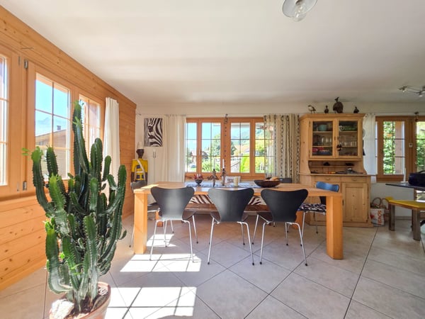 WOHNHAUS MIT ZWEI EINHEITEN 5