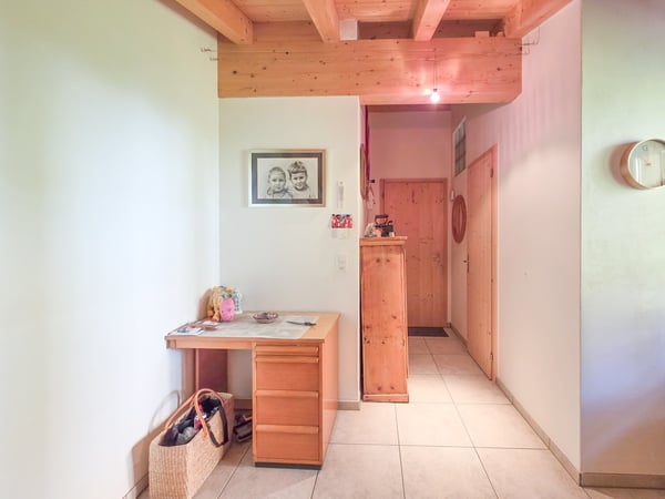 WOHNHAUS MIT ZWEI EINHEITEN 23