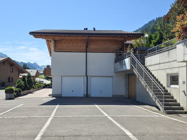 WOHNHAUS MIT ZWEI EINHEITEN 37