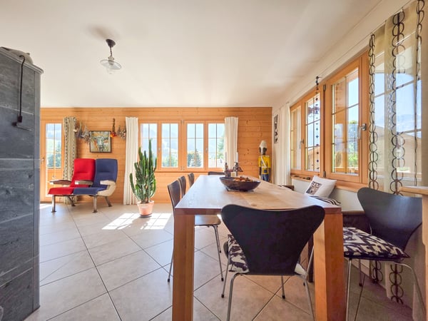 WOHNHAUS MIT ZWEI EINHEITEN 4