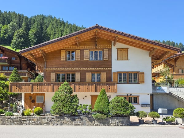 WOHNHAUS MIT ZWEI EINHEITEN 1