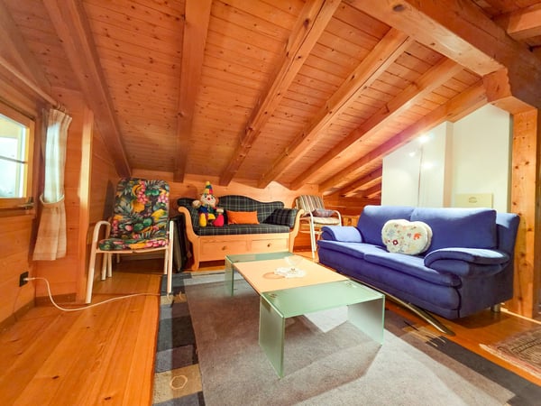 Chalet mit Einliegerwohnung 24