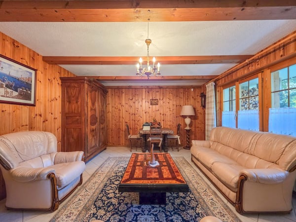 Chalet mit Einliegerwohnung 30