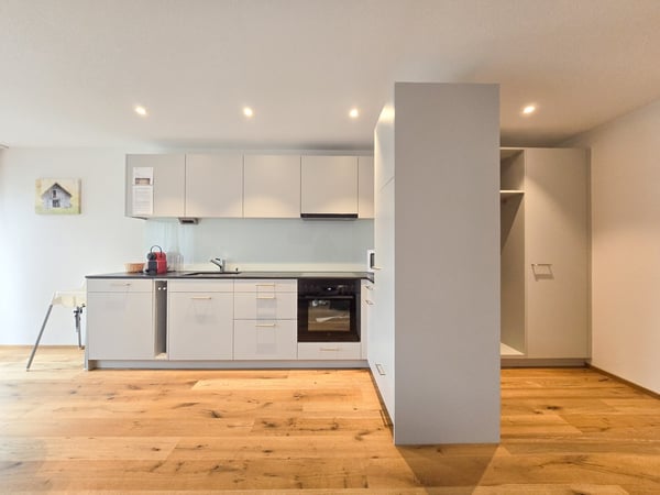 Moderne 1.5-Zimmer-Wohnung mit Balkon und schöner Aussicht in Kandergrund 7