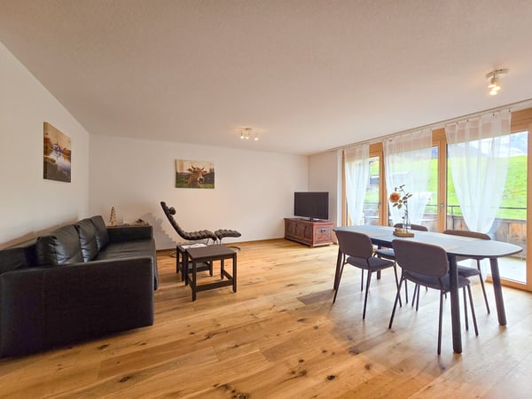 Moderne 1.5-Zimmer-Wohnung mit Balkon und schöner Aussicht in Kandergrund 10