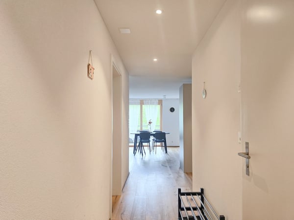 Moderne 1.5-Zimmer-Wohnung mit Balkon und schöner Aussicht in Kandergrund 4