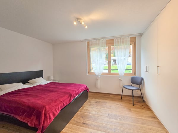 Moderne 1.5-Zimmer-Wohnung mit Balkon und schöner Aussicht in Kandergrund 11