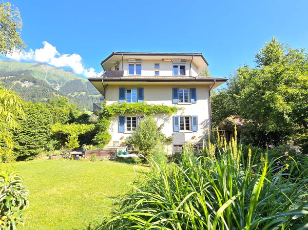 12 Zimmer Wohnhaus 1