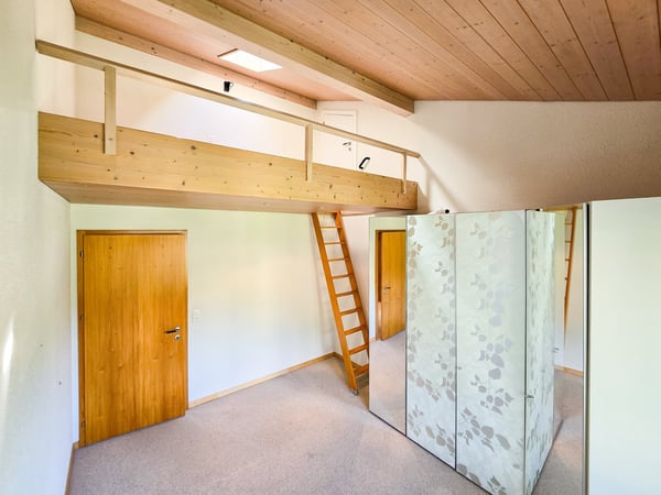 12 Zimmer Wohnhaus 23