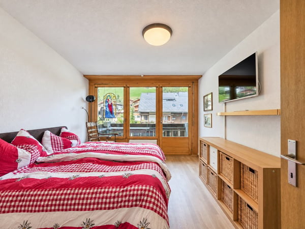 «Mitten in Adelboden. Mitten im Feriengefühl.» 14