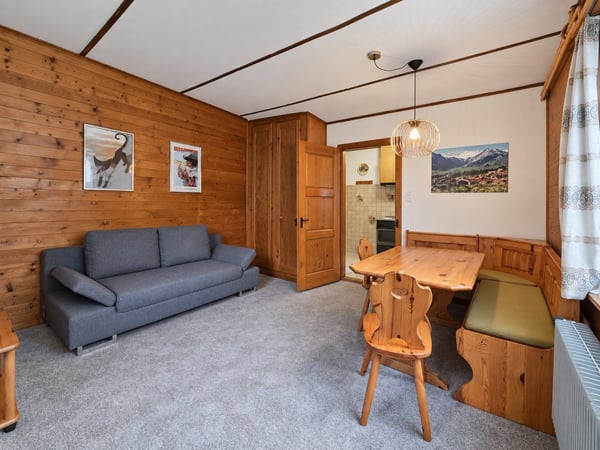 2 Zimmer Wohnung EG möbliert 5