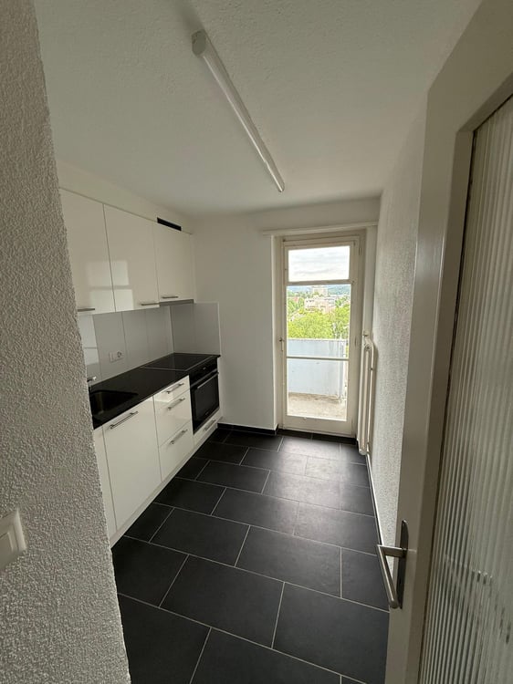 Renovierte 5- Zimmerwohnung in Spreitenbach zu vermieten! 2
