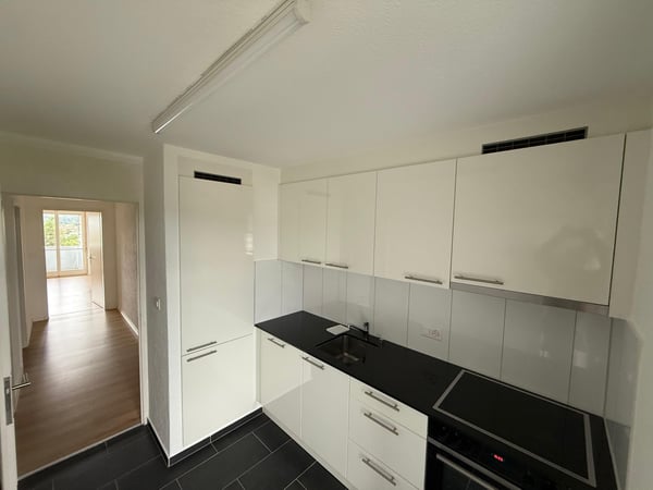 Renovierte 5- Zimmerwohnung in Spreitenbach zu vermieten! 3