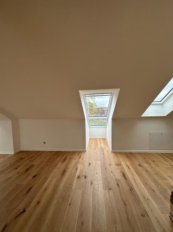 Erstbezug nach komplettem Dachausbau  exklusive Dachgeschosswohnung mit Cabriofenster in zentraler Lage 12